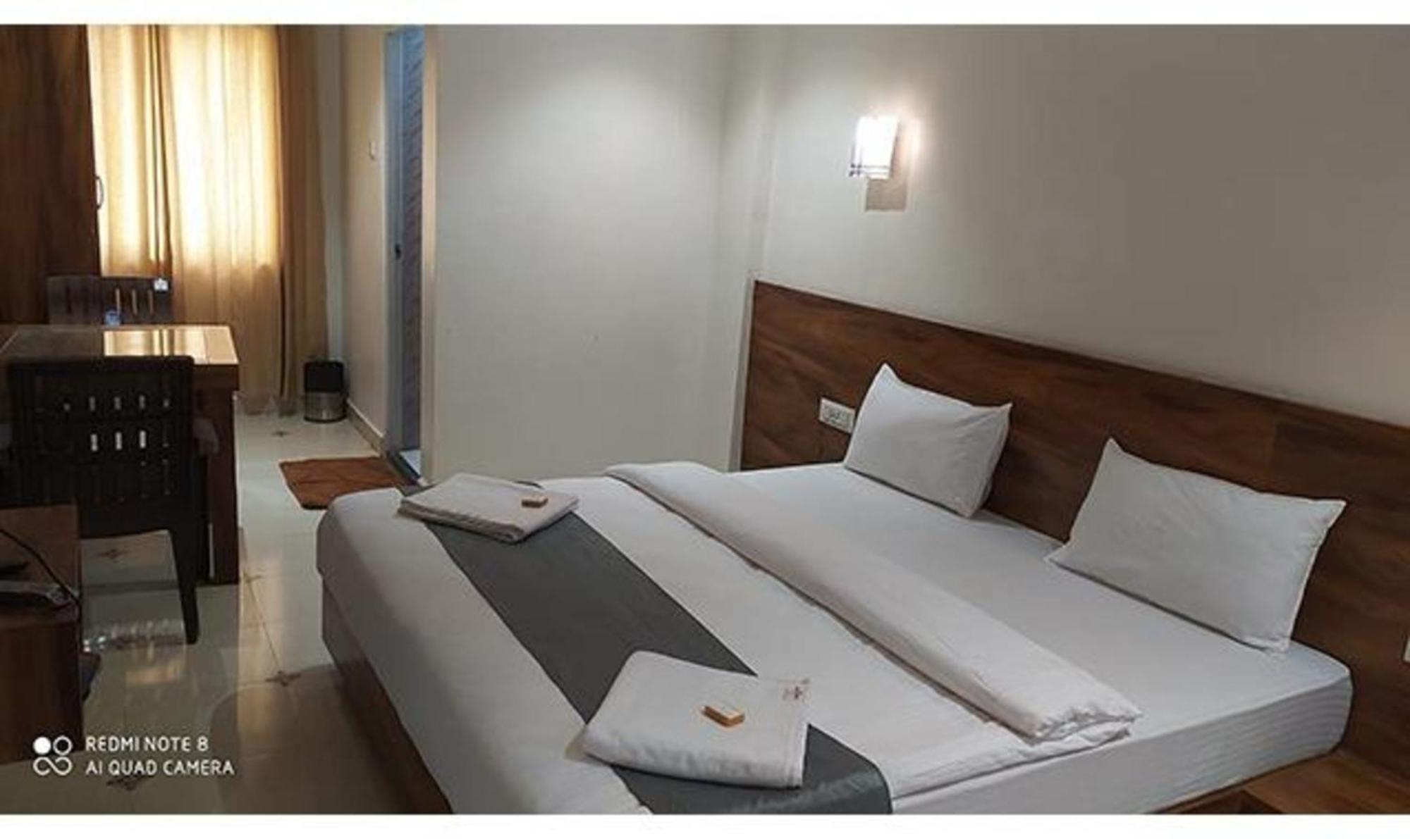 Fabhotel Omkar Pride Пуна Экстерьер фото